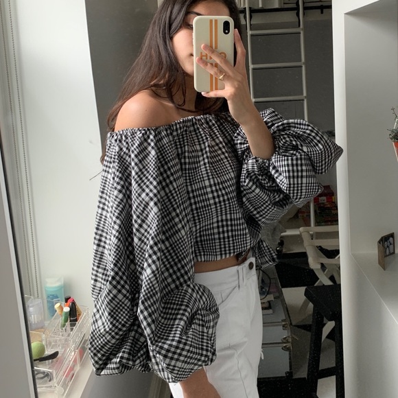 revolve lovers and friends off the shoulder top - Picture 2 of 2